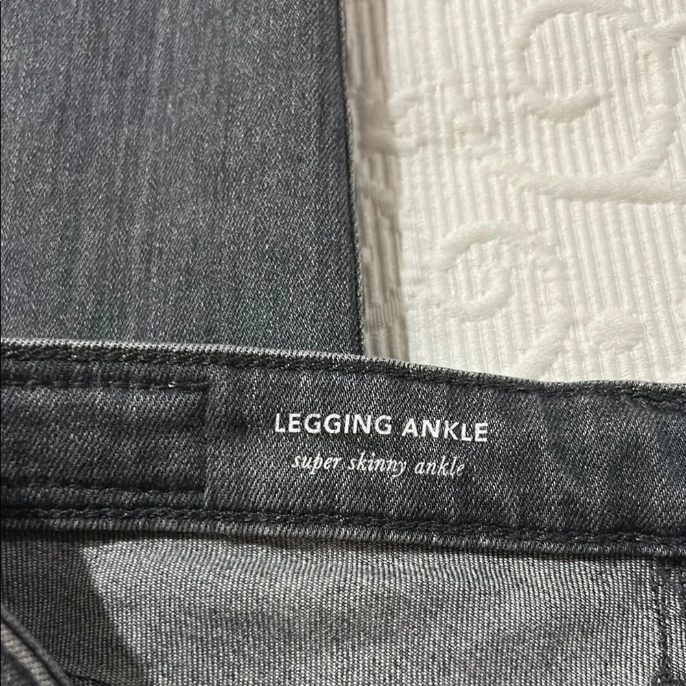 Ag Adriano Goldschmied Gray Super Skinny Legging Ankle Jeans. 25R